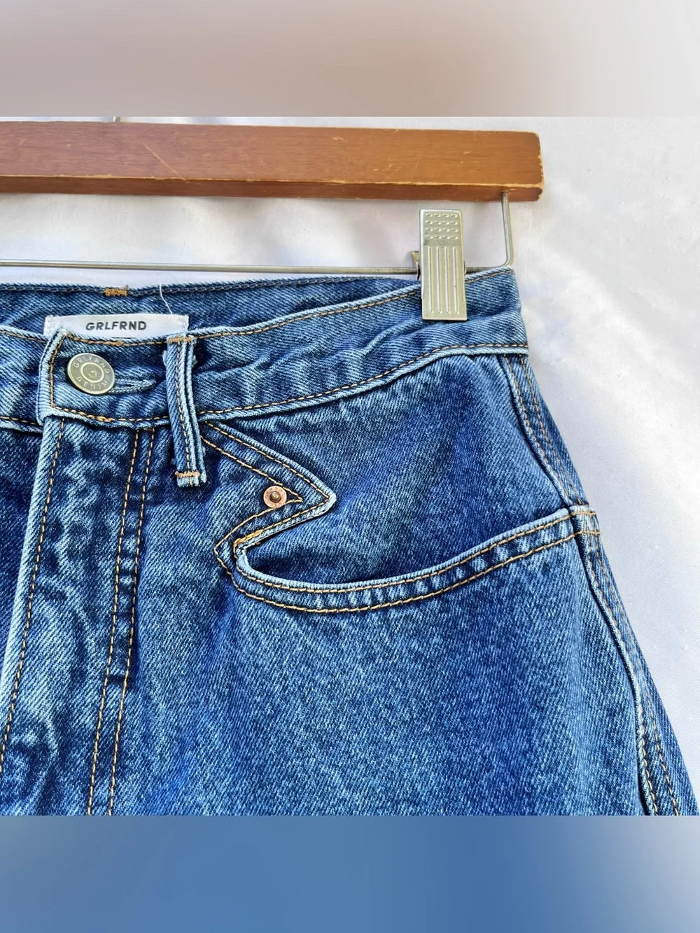 GRLFRND | ROSSANA DENIM JEANS IN CALL IT LOVE WASH SIZE 25 STRAIGHT LEG - Picture 4 of 8
